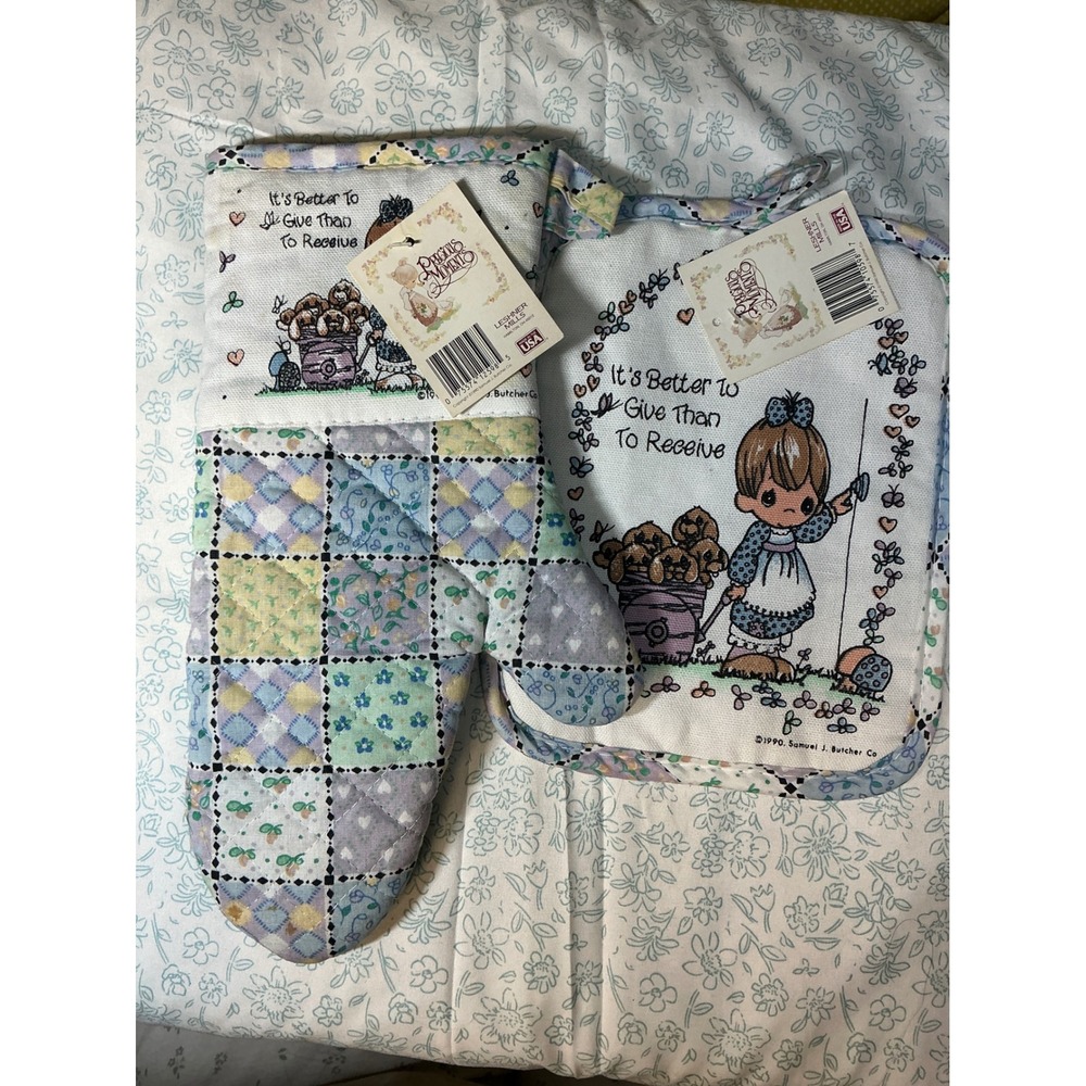 Precious Moments Oven Mitt and Pot Holder Set "It's Better to Give Than Receive"